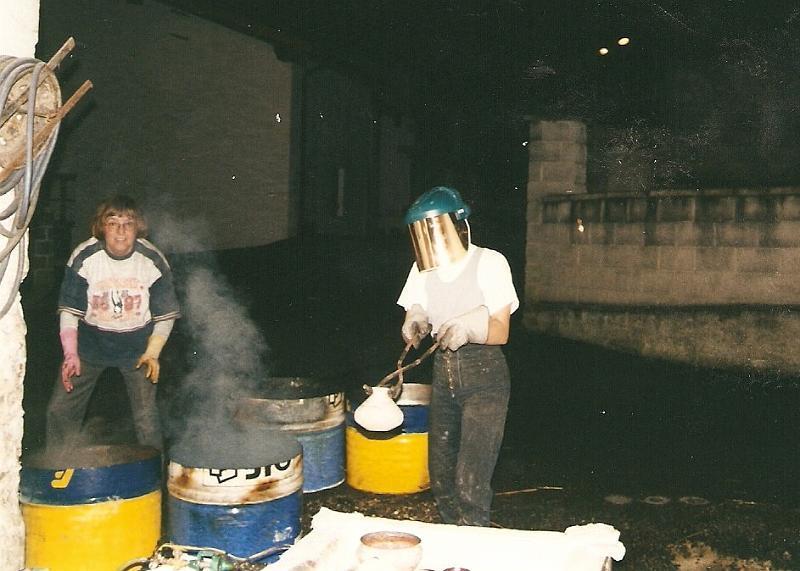 RAKU SACANDO PIEZAS DEL HORNO (4).jpg